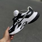 کفش کتانی نایک ومرو 5 Nike Vomero 5 مردانه رنگ پاندا | کفش اسپرت و پیاده روی | سایز ۴۱ تا ۴۴ - Image 4