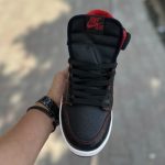 کفش کتانی نایک ایر جردن 1 ساقدار Nike Air Jordan 1 High مشکی قرمز پوست ماری | سایز ۴۰ تا ۴۴ - Image 3