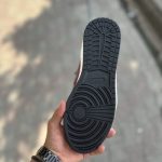 کفش کتانی نایک ایر جردن 1 ساقدار Nike Air Jordan 1 High مشکی قرمز پوست ماری | سایز ۴۰ تا ۴۴ - Image 5