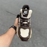 کفش اسپرت نایک ومرو 5 Nike Vomero 5 مردانه رنگ نسکافه‌ای | کتانی پیاده روی و روزمره | سایز ۴۱ تا ۴۴ - Image 3