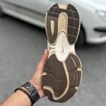 کفش اسپرت نایک ومرو 5 Nike Vomero 5 مردانه رنگ نسکافه‌ای | کتانی پیاده روی و روزمره | سایز ۴۱ تا ۴۴ - Image 6