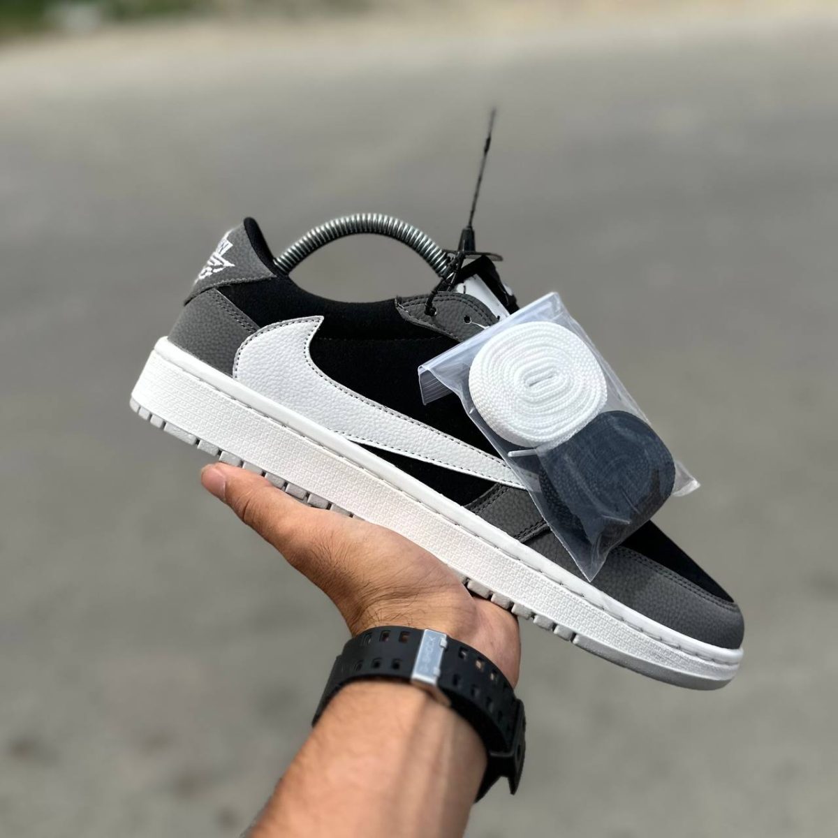 IMG_6413-1200x1200 کفش کتانی نایک تراویس ککتوس Nike Travis Scott Cactus مردانه مشکی طوسی | کفش اسپرت و روزمره | سایز ۳۷ تا ۴۴ - Image 1