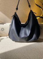 کیف دوشی زنانه چرم مصنوعی | کیف روزمره شیک و باکیفیت برای استایل‌های مختلف - Image 2