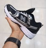 کتونی نیوبالانس ۵۳۰ رنگ جدید مشکی خط نقره ای زیر سفید | سایزبندی 41 تا 44 - Image 2